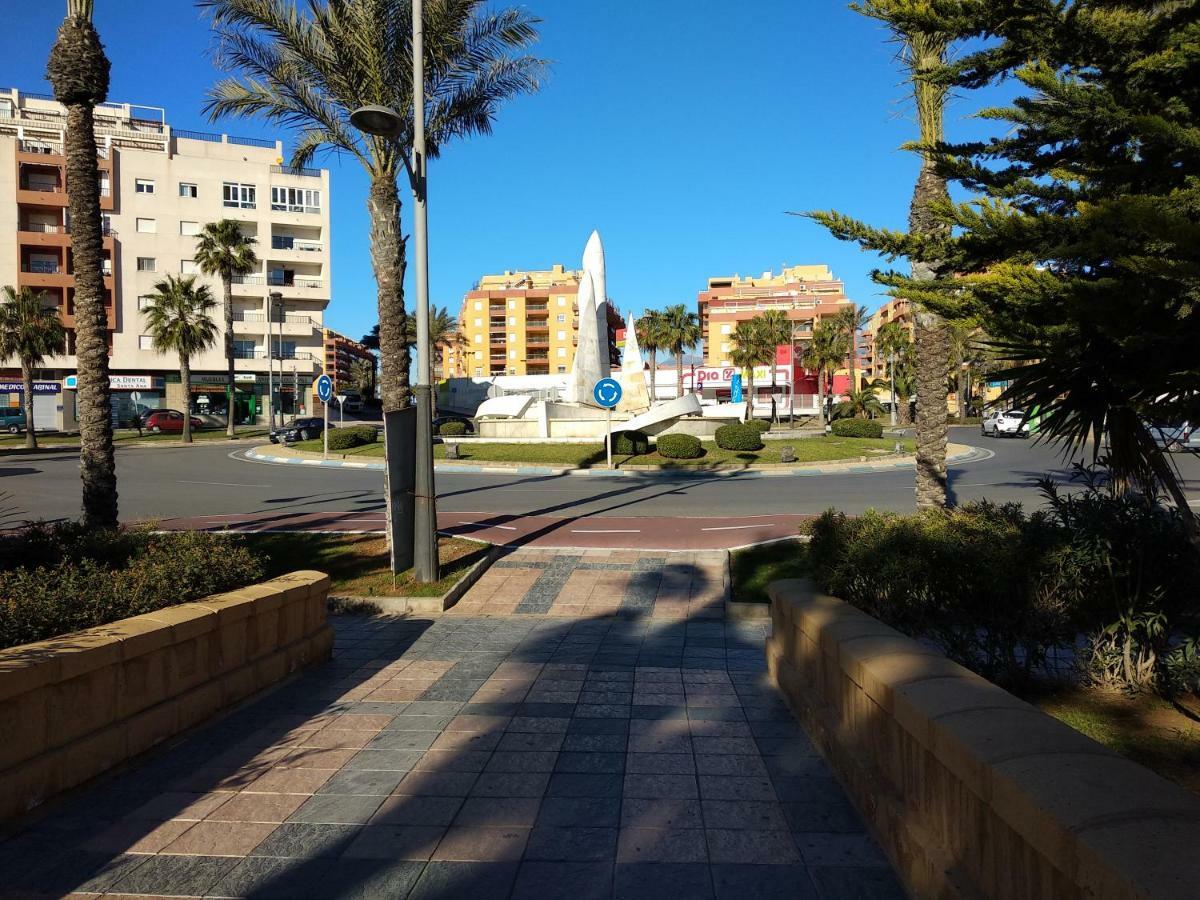 Apartamento En Puerto De Roquetas De Mar Apartment Luaran gambar
